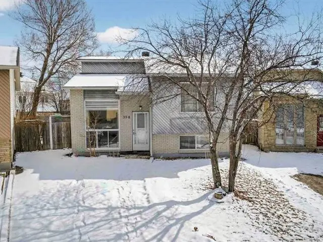 Energy‑efficient picture window replacement on a Canadian home exterior